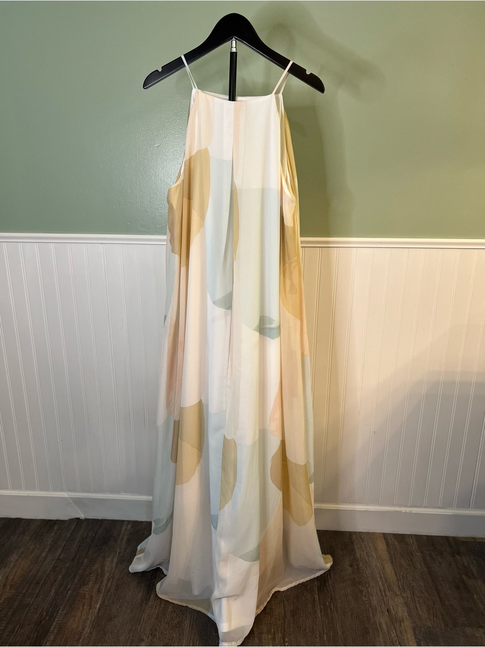 Gorgeous Maxi Slip Dress w/Semi sheer Overlay in Soft Pastel Print. Size XL - Picture 2 of 8